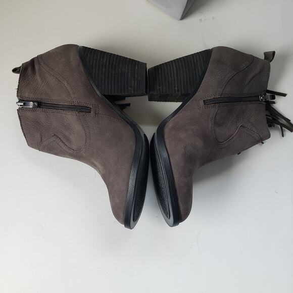 Vince Camuto Suede Fringe Ankle Womens Boots Sz 9M Boho Western Festival Chunky - Picture 6 of 14